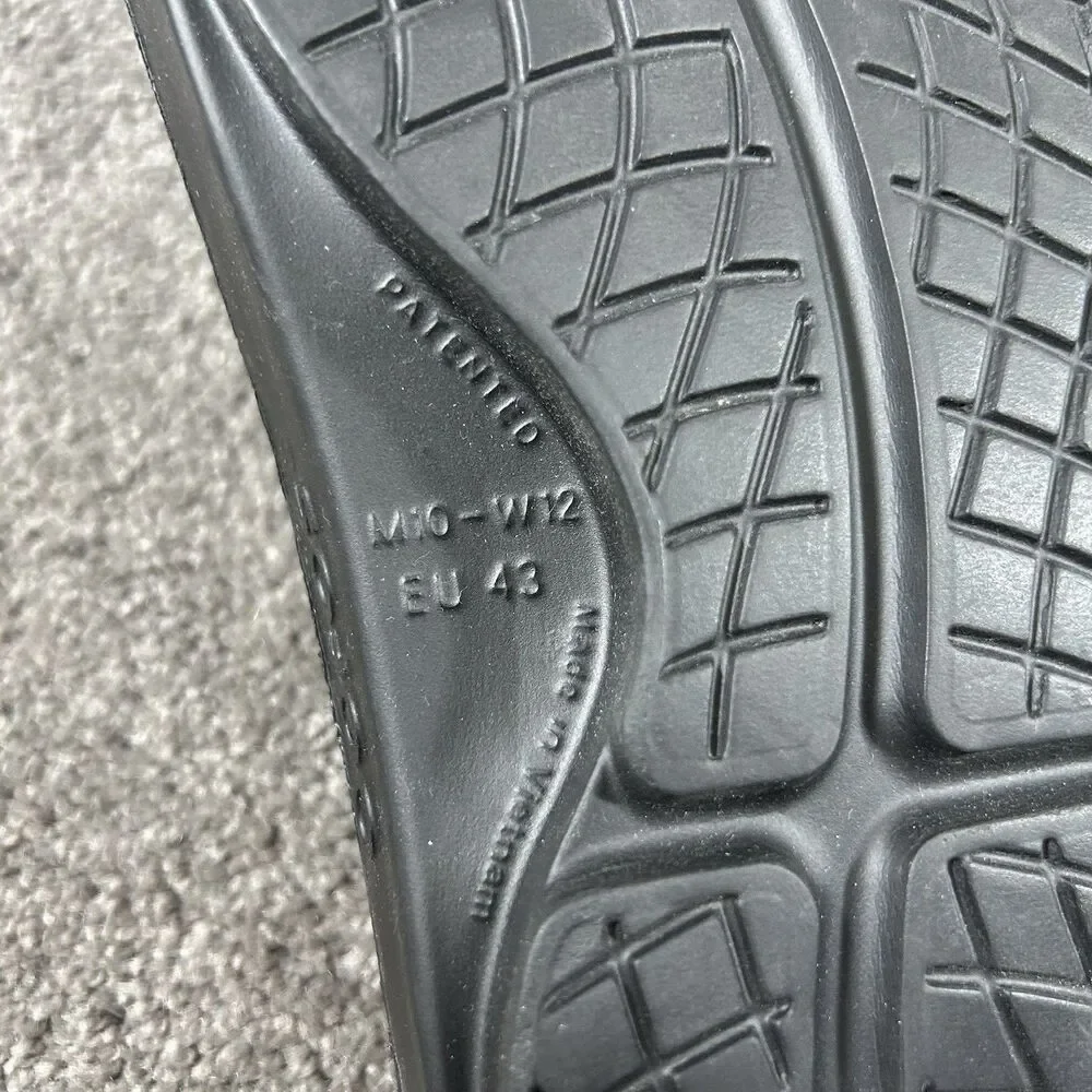 OOFOS OOahh Mens Size 10 Black Sport Sandals Recovery Gym Athletic Slides Used